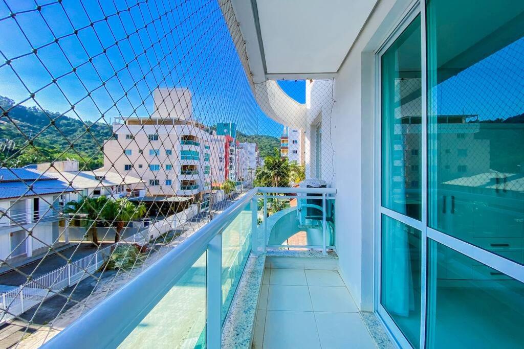 Apto de 3 dormitórios com ótima localização-0154