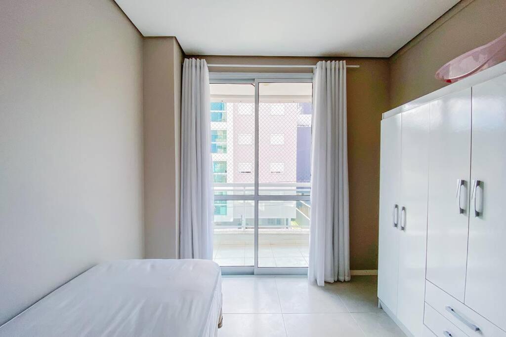 Apto de 3 dormitórios com ótima localização-0154
