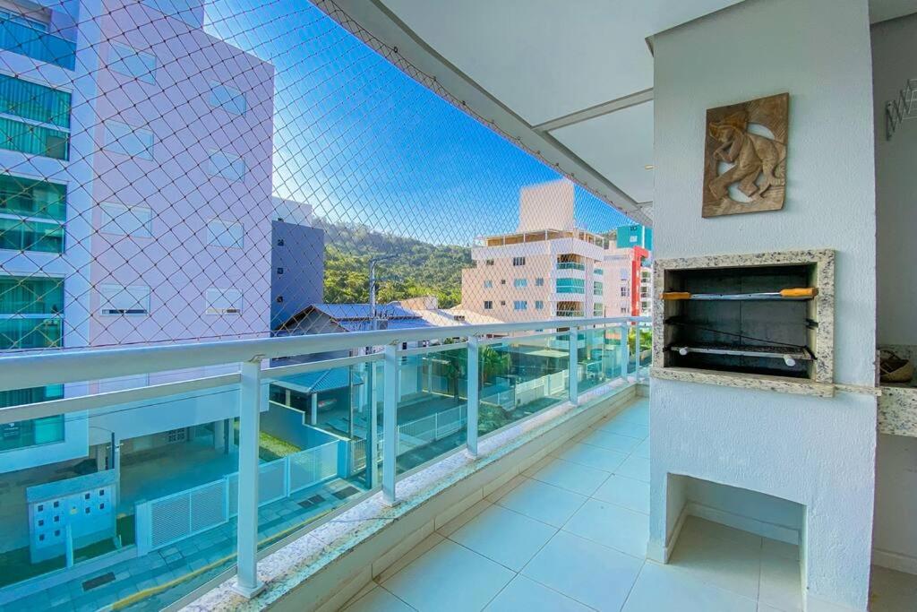 Apto de 3 dormitórios com ótima localização-0154