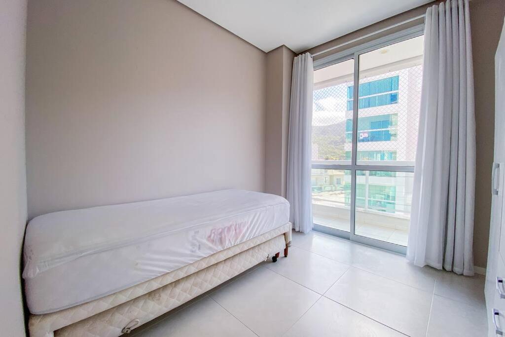 Apto de 3 dormitórios com ótima localização-0154