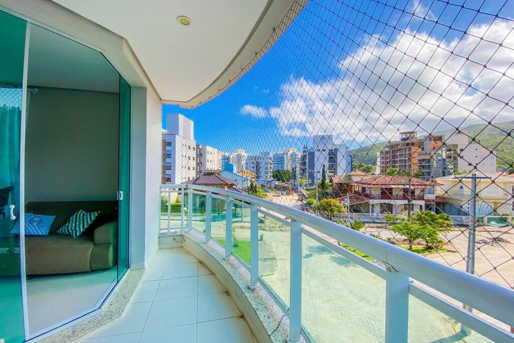 Apto de 3 dormitórios com ótima localização-0154