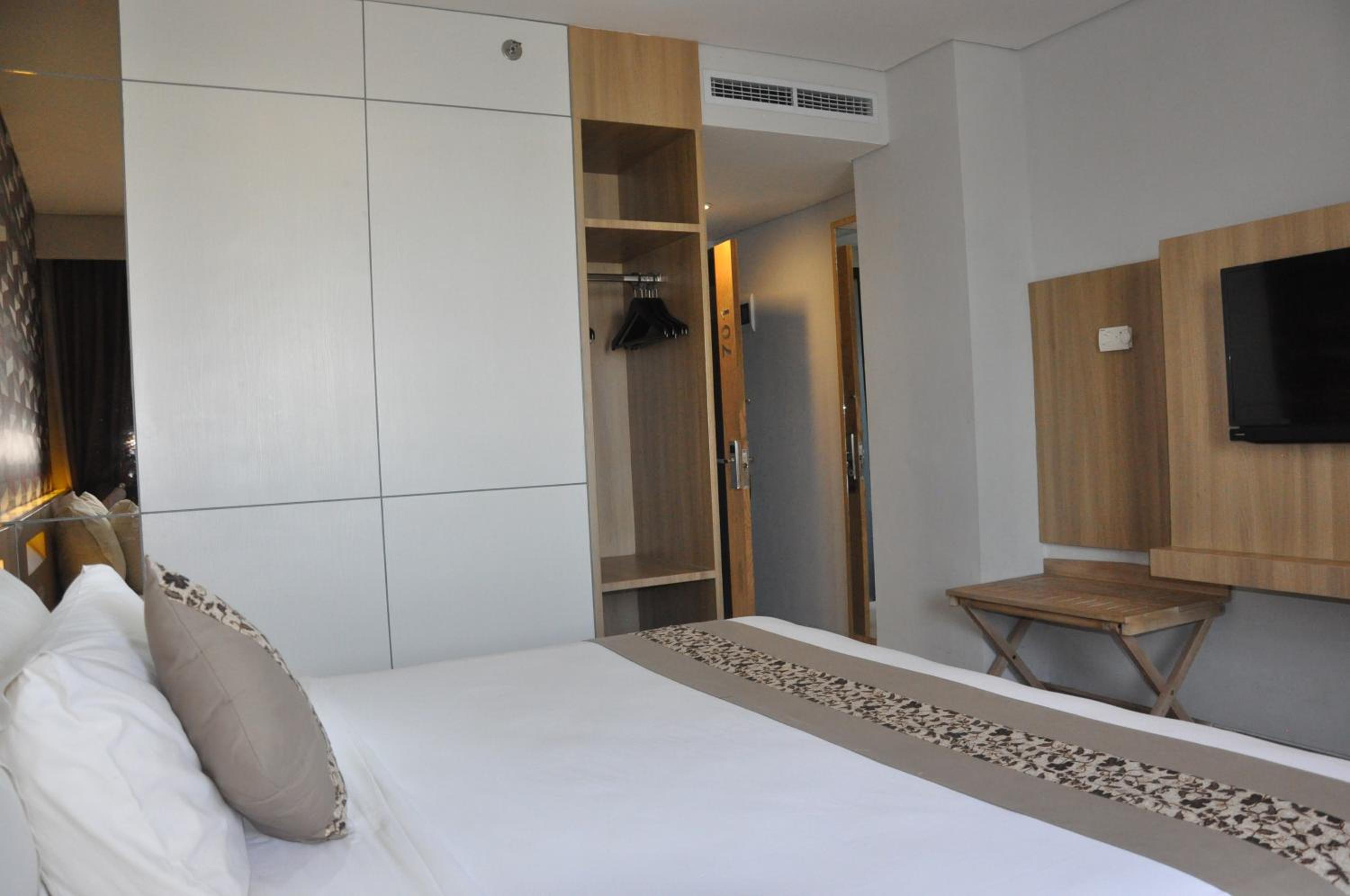 Solo Vacations - Sala View Hotel - Property Image 3