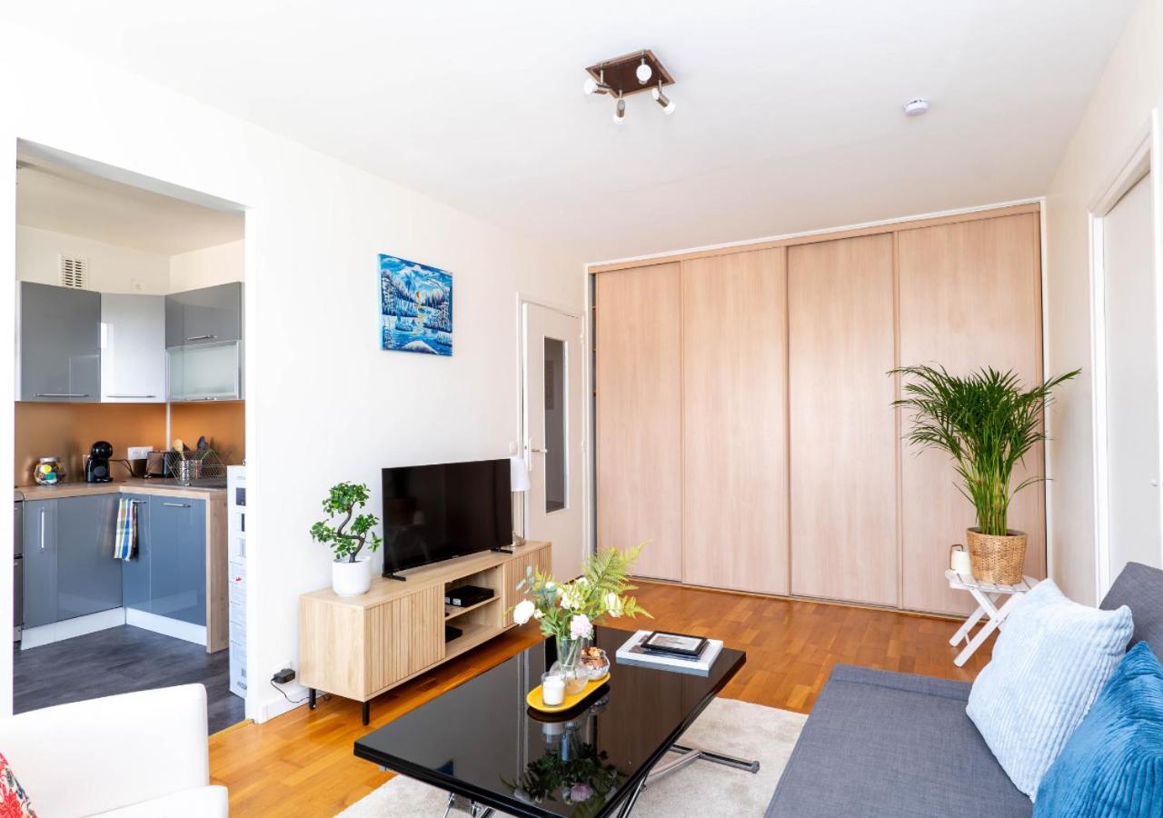 Appartement T2, fonctionnel, Parking,balcon ,2 minutes gare ,17 minutes Paris