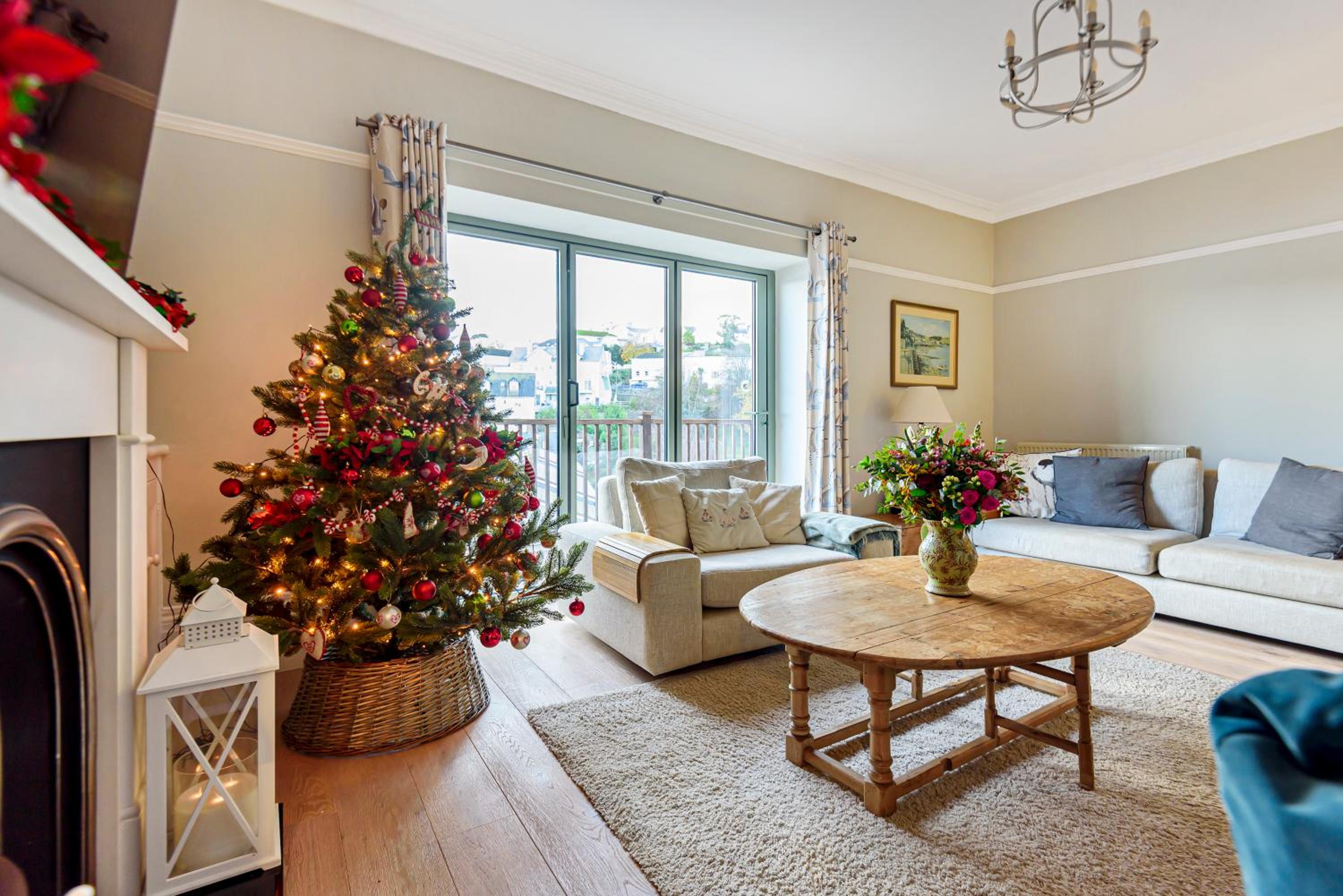 Dorset House, Salcombe, with Free Parking