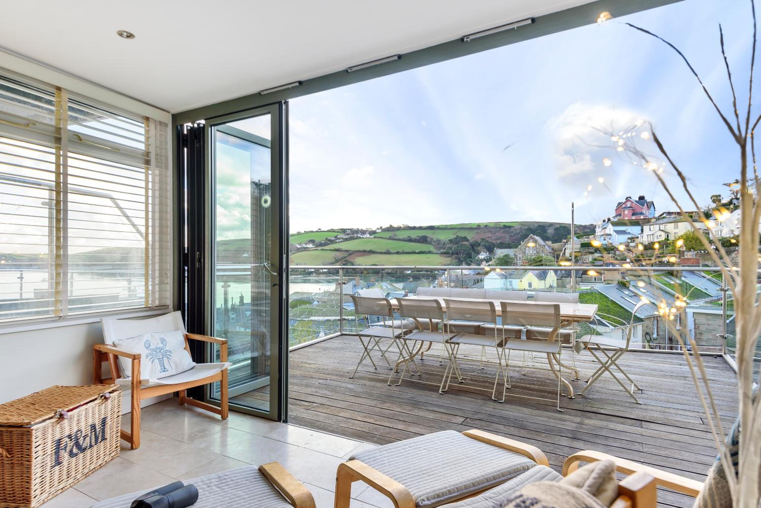 Dorset House, Salcombe, with Free Parking