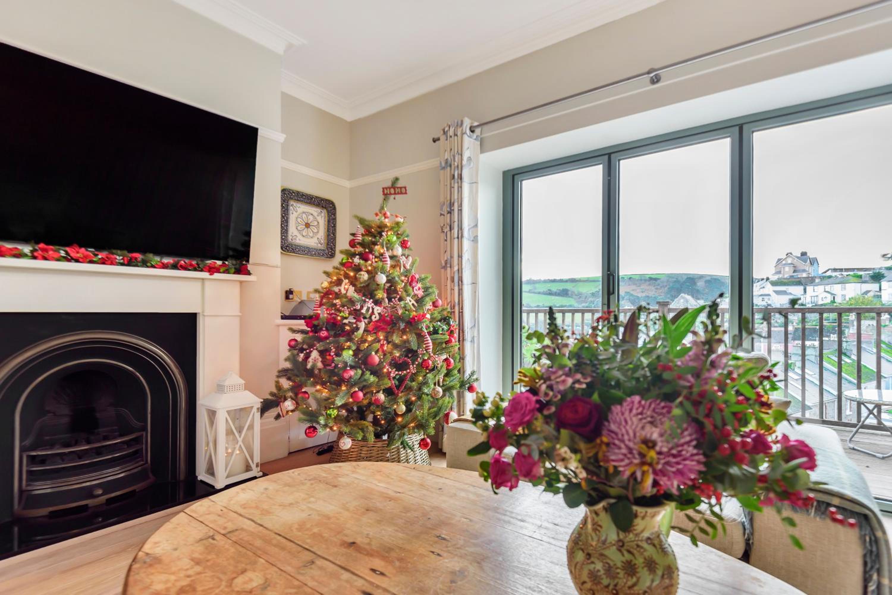 Dorset House, Salcombe, with Free Parking