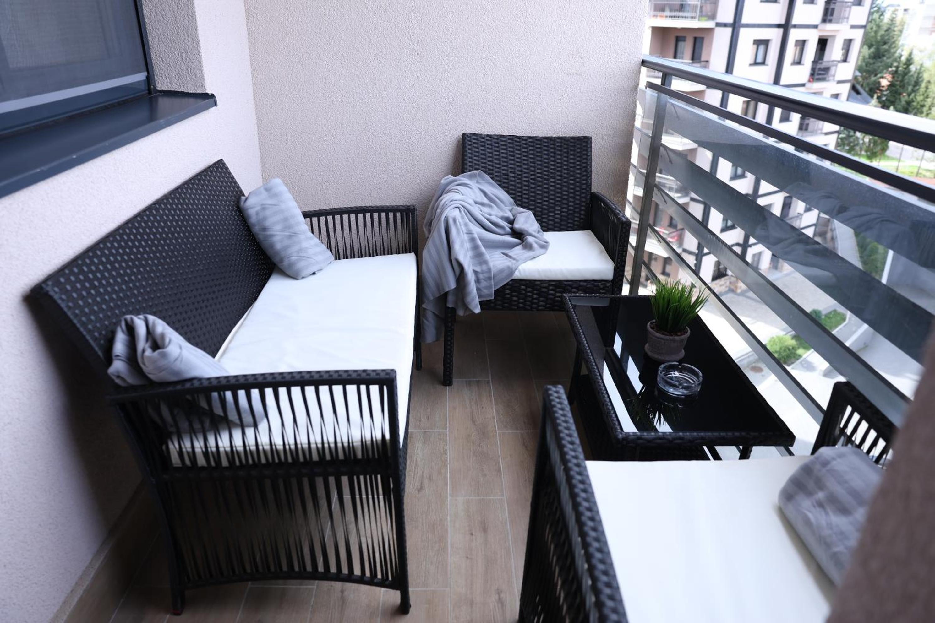 Royal73 view 2
