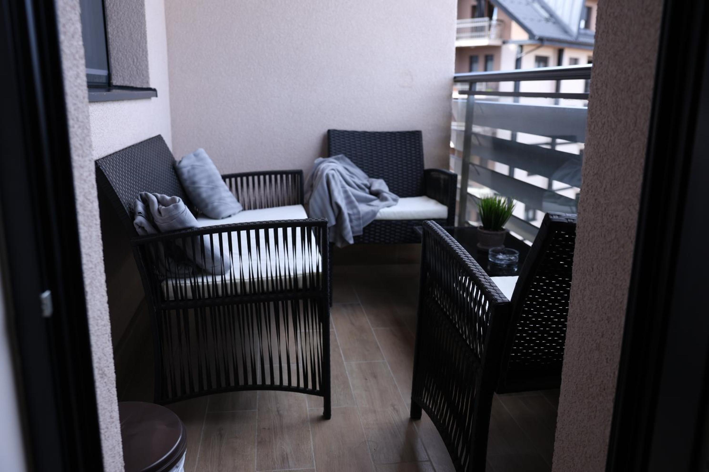 Royal73 view 3
