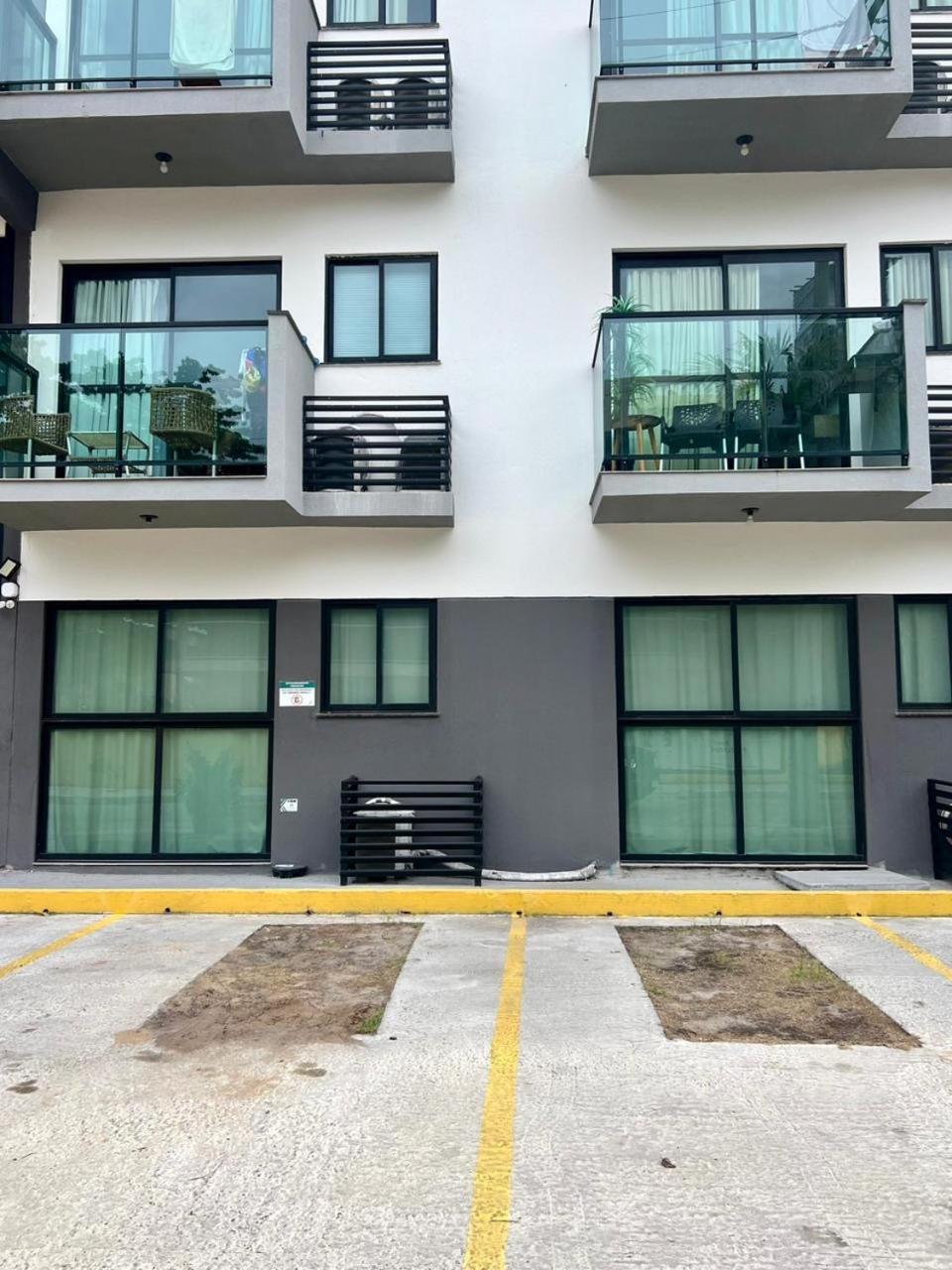 Hotel Flat Beira Mar Maracaípe- Porto de Galinhas - Image 1