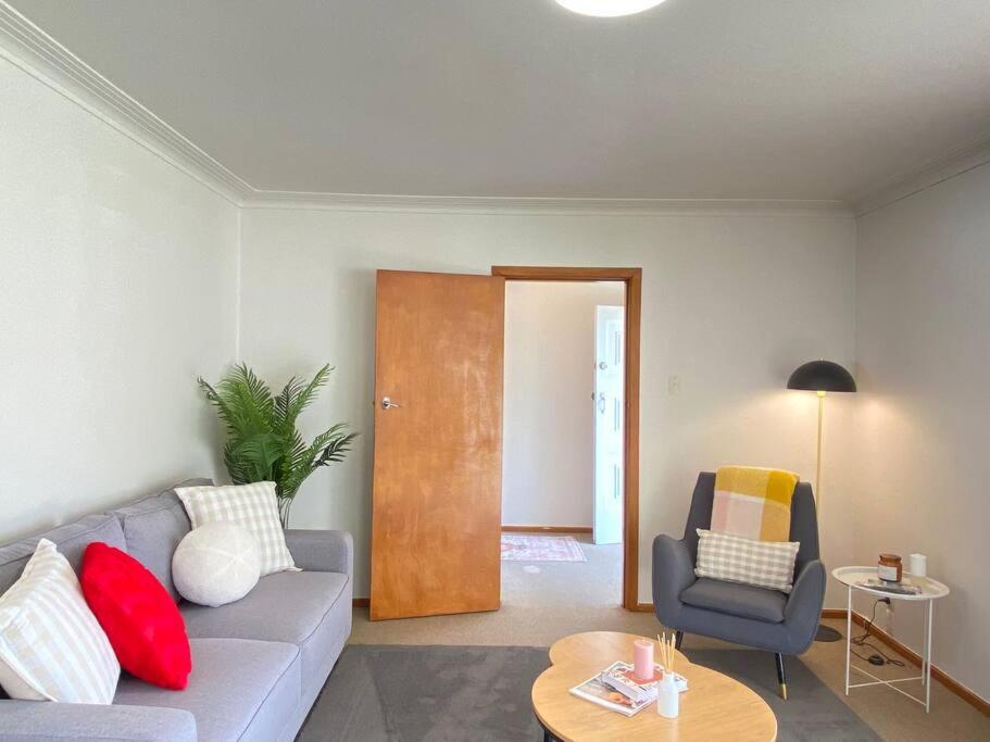 Top Location - Hillcrest Charmer - 3 Bedroom house - Recently Renovated view 2