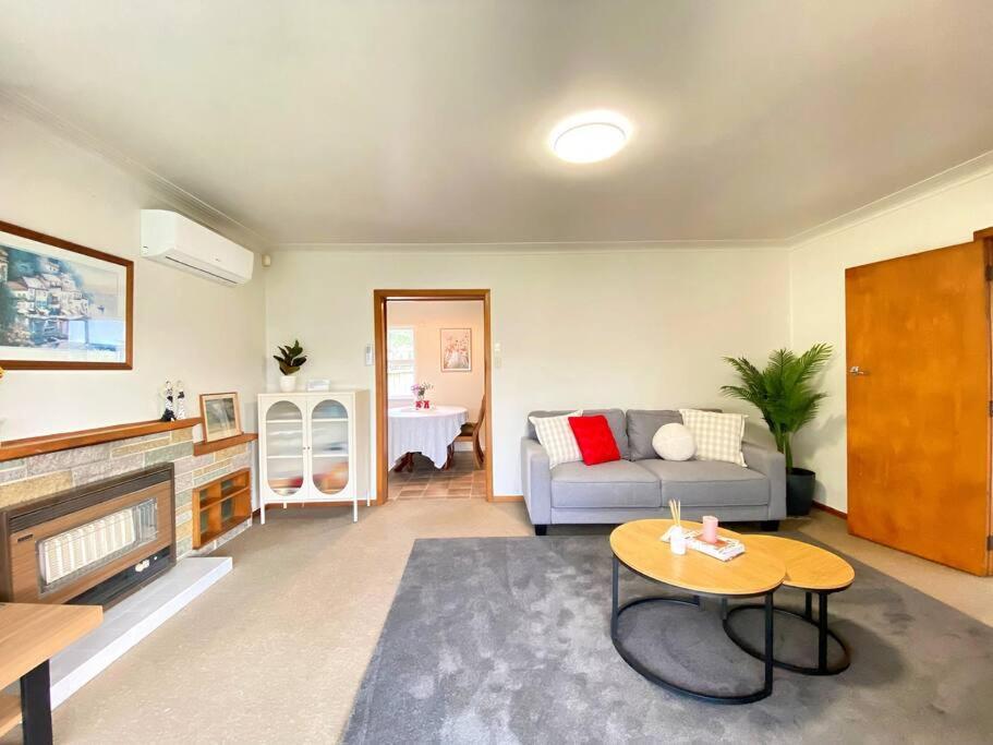 Top Location - Hillcrest Charmer - 3 Bedroom house - Recently Renovated view 4