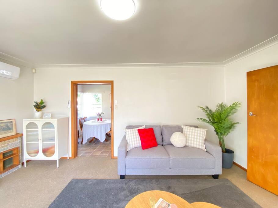 Top Location - Hillcrest Charmer - 3 Bedroom house - Recently Renovated view 5