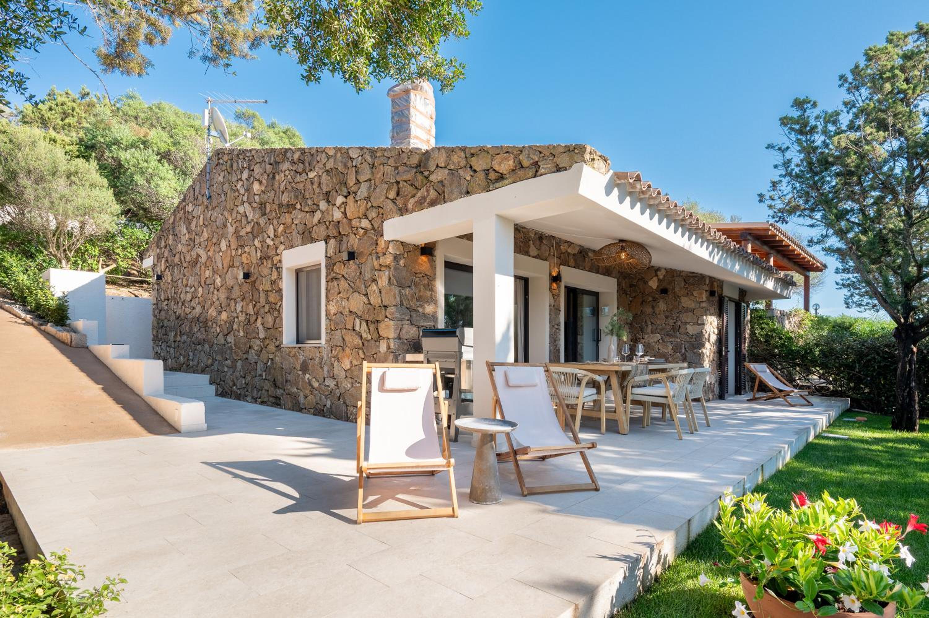 Ferienhaus VILLETTA GINEPRO PALAU, am Meer, stillvoll, mit großem privaten Garten view 3