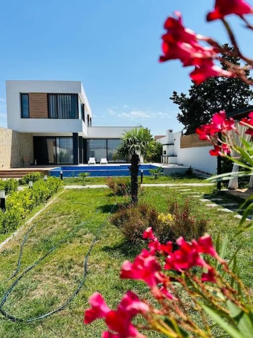 Beautiful Villa with Sea & Pool