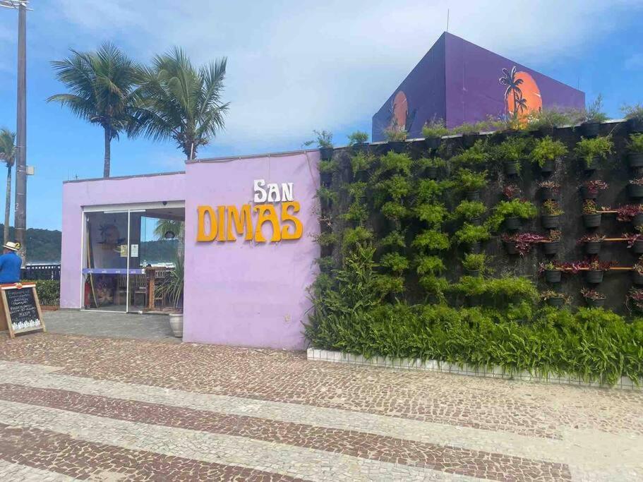 Apartamento pé na areia Boqueirão Praia Grande