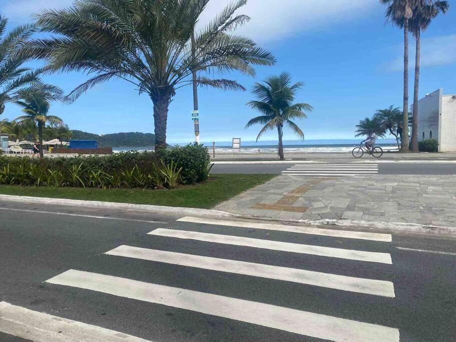Apartamento pé na areia Boqueirão Praia Grande