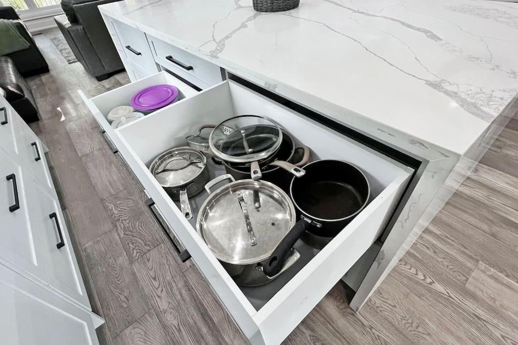 Newly renovated luxury villa in Stouffville, ON