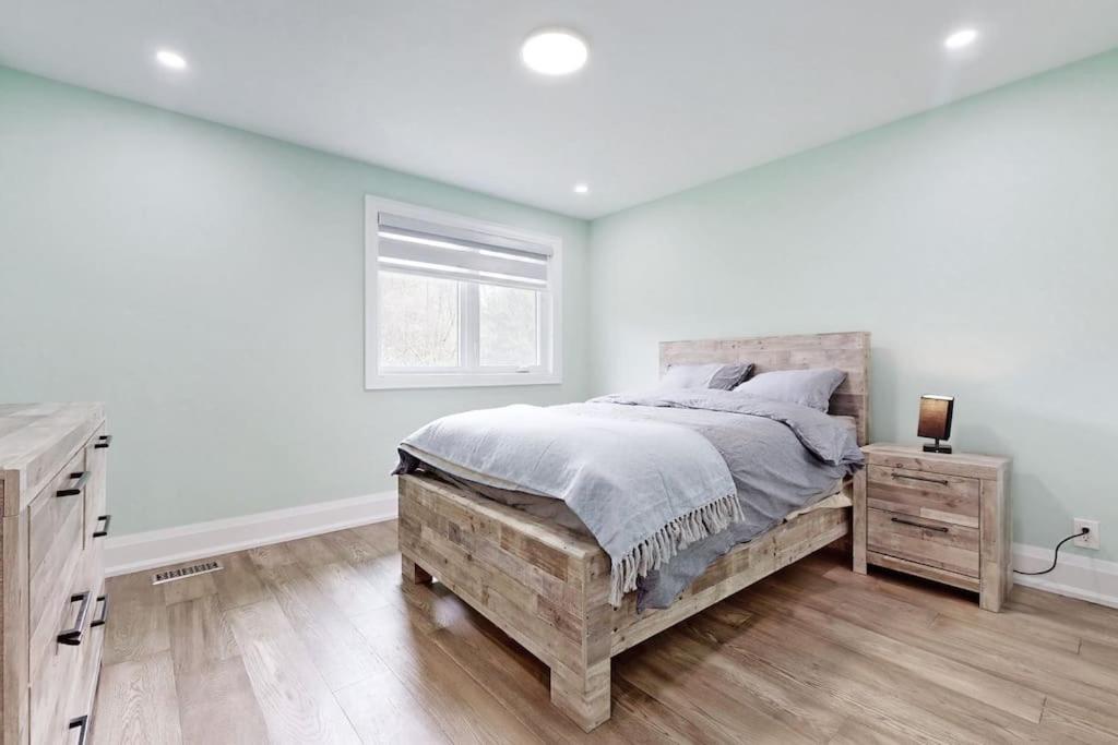 Newly renovated luxury villa in Stouffville, ON
