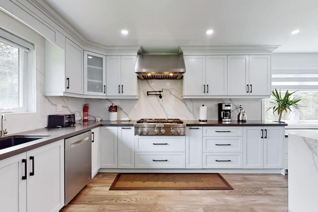Newly renovated luxury villa in Stouffville, ON