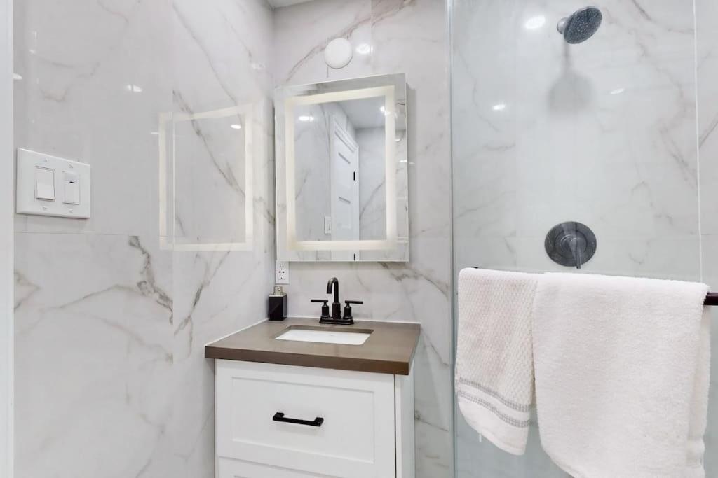 Newly renovated luxury villa in Stouffville, ON