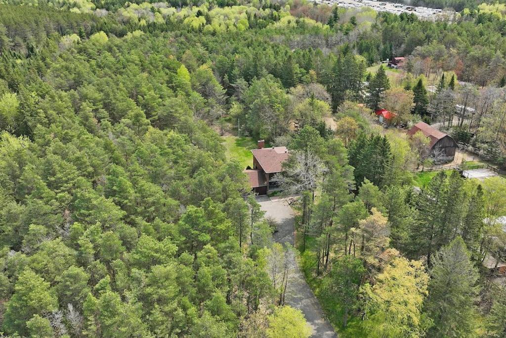 Newly renovated luxury villa in Stouffville, ON