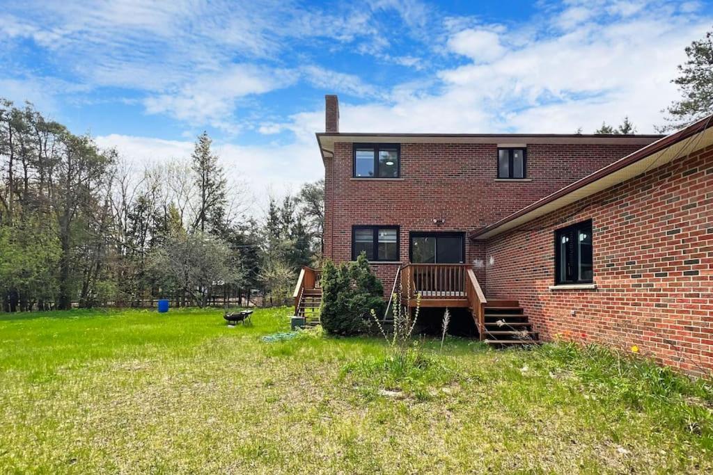 Newly renovated luxury villa in Stouffville, ON