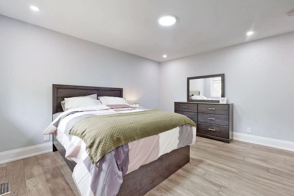 Newly renovated luxury villa in Stouffville, ON