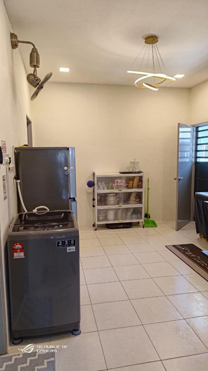 Homestay Iman Seri Iskandar Uitm Perak Utp photo 3