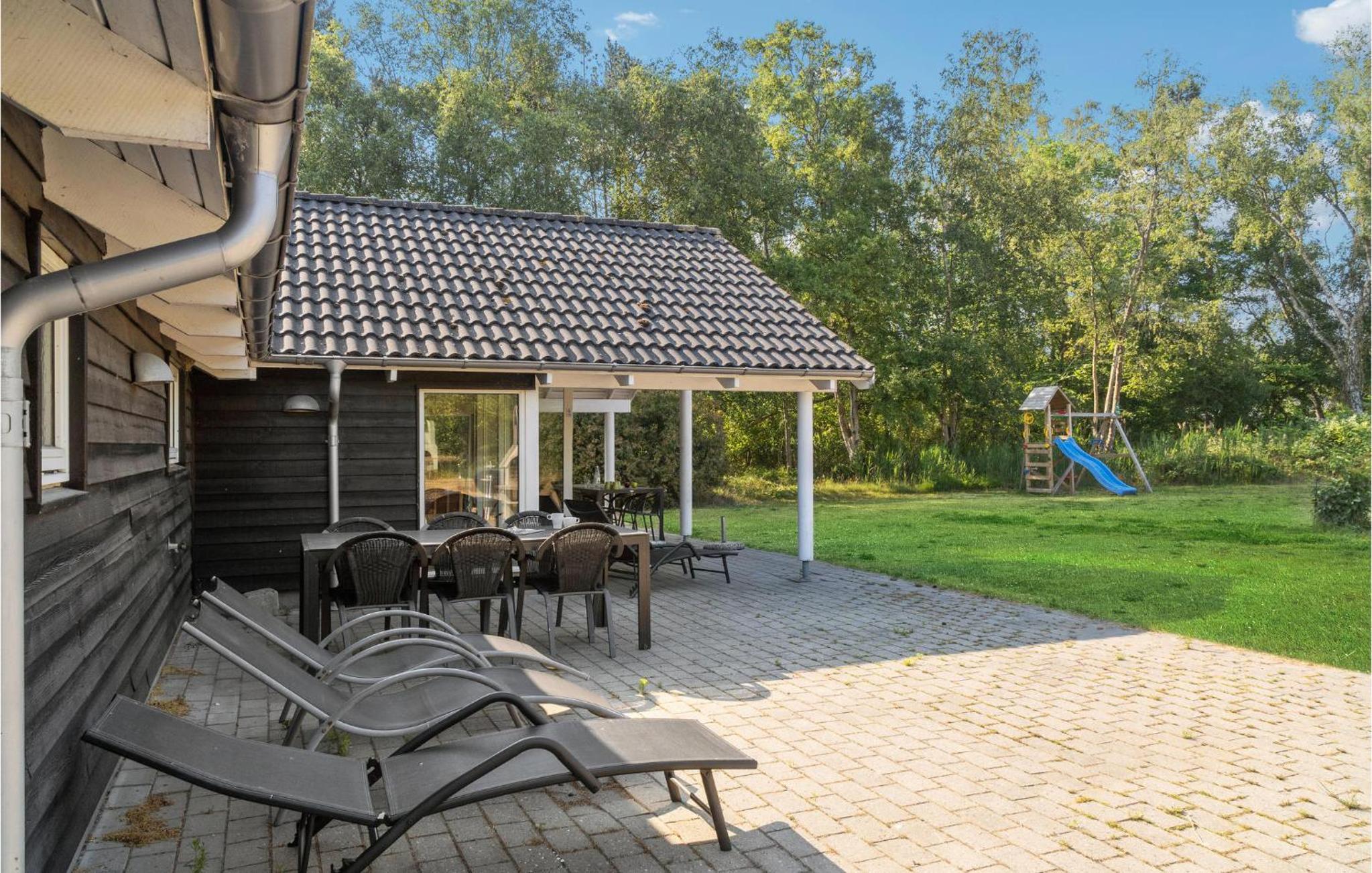 Lovely Home In Rødby With Kitchen