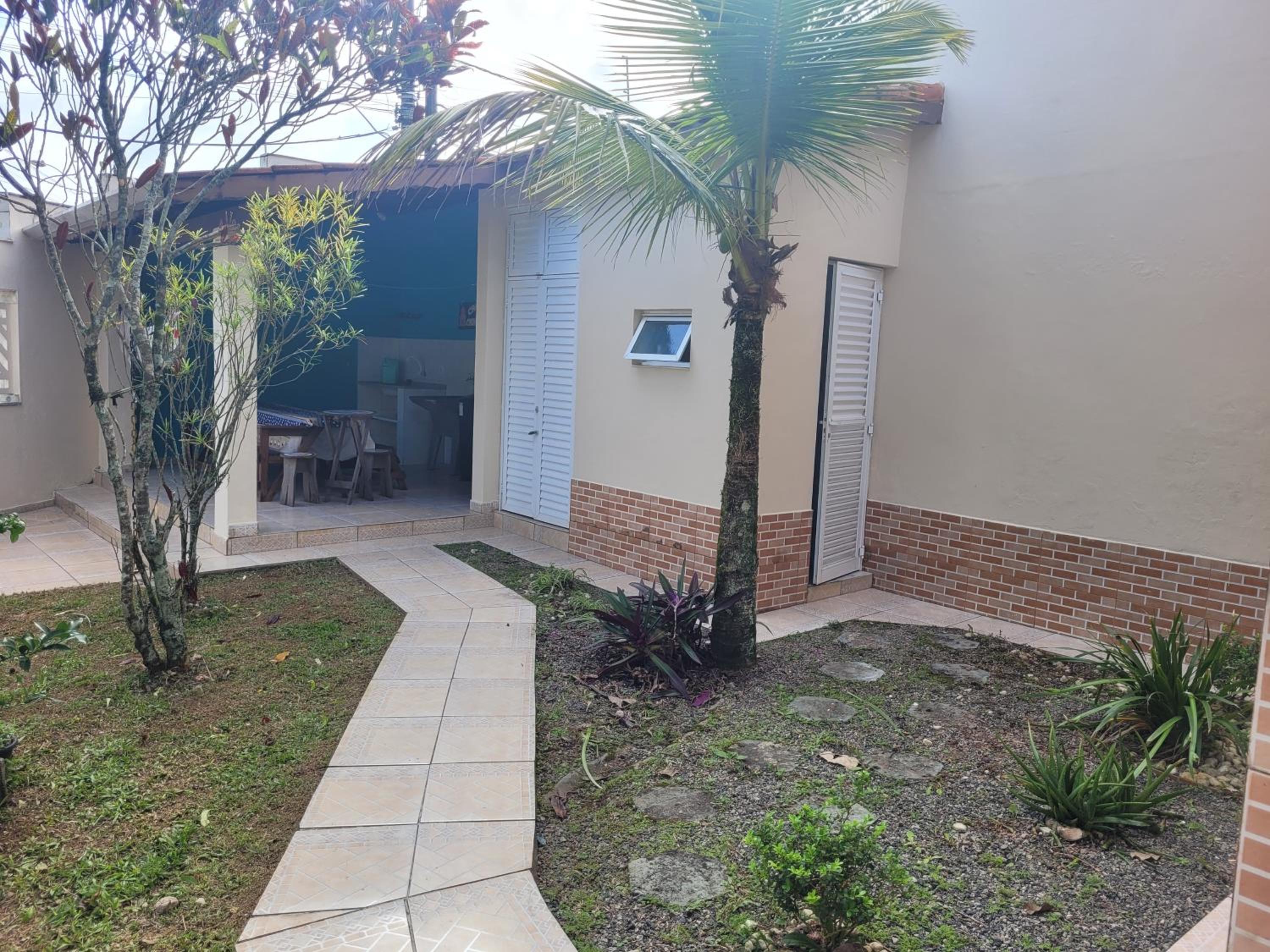 Casa de praia Jequitiba, 50 metros do mar com piscina!!ITANHAÉM!