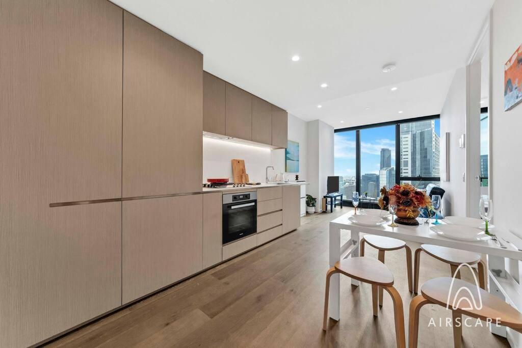 Entire Aus108 Lux Cozy Apt w Incredible View!