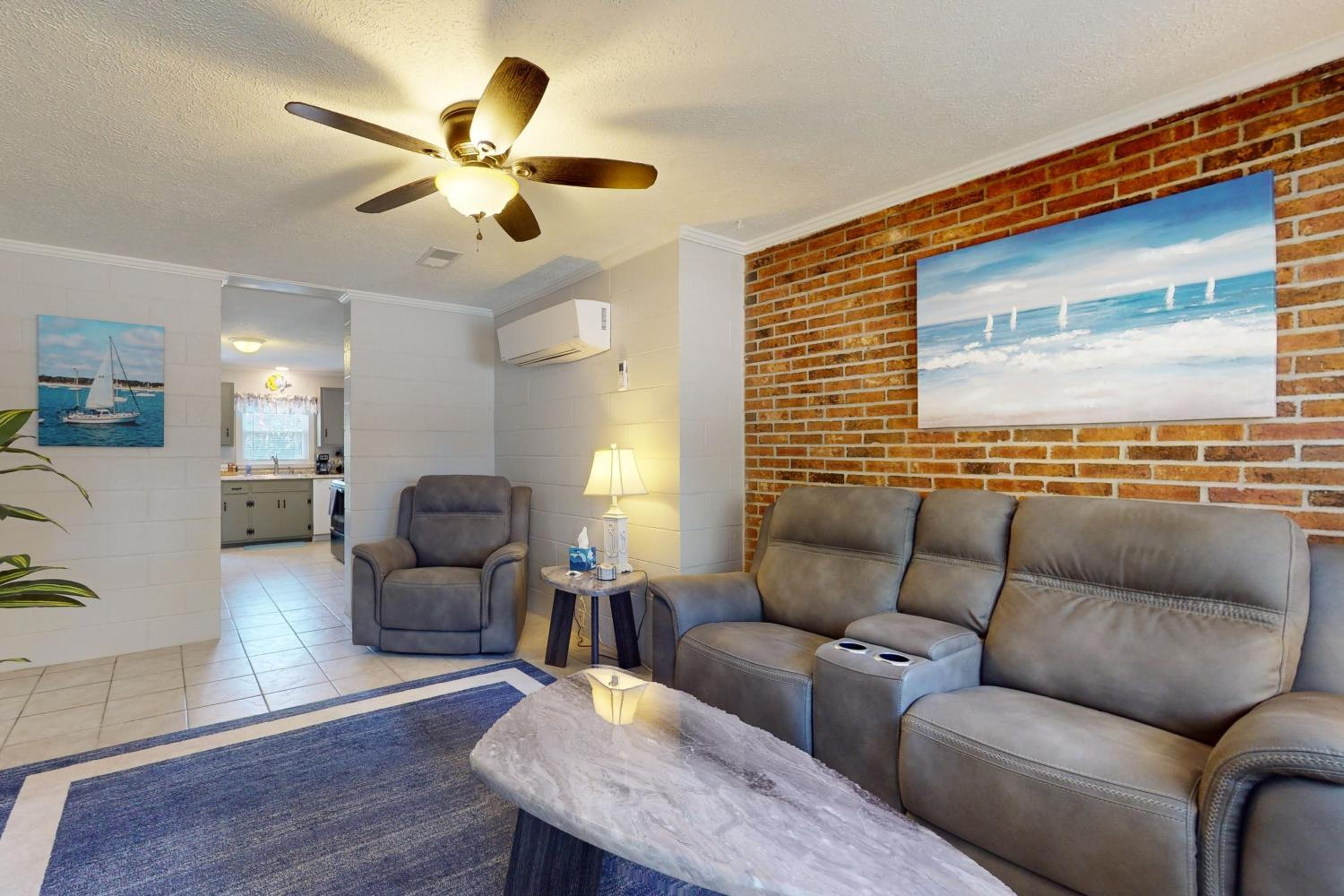 2 Mi to Beach! Wilmington Duplex Near Dining