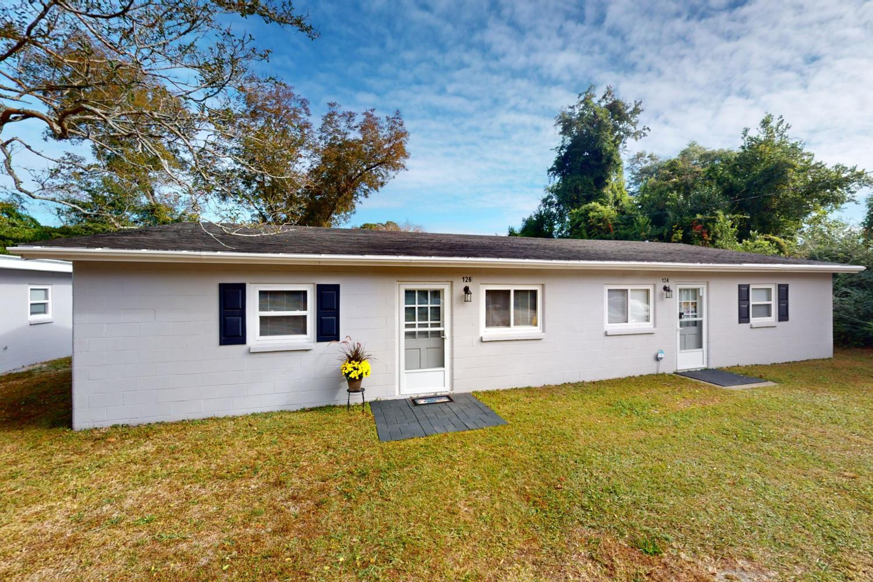 2 Mi to Beach! Wilmington Duplex Near Dining