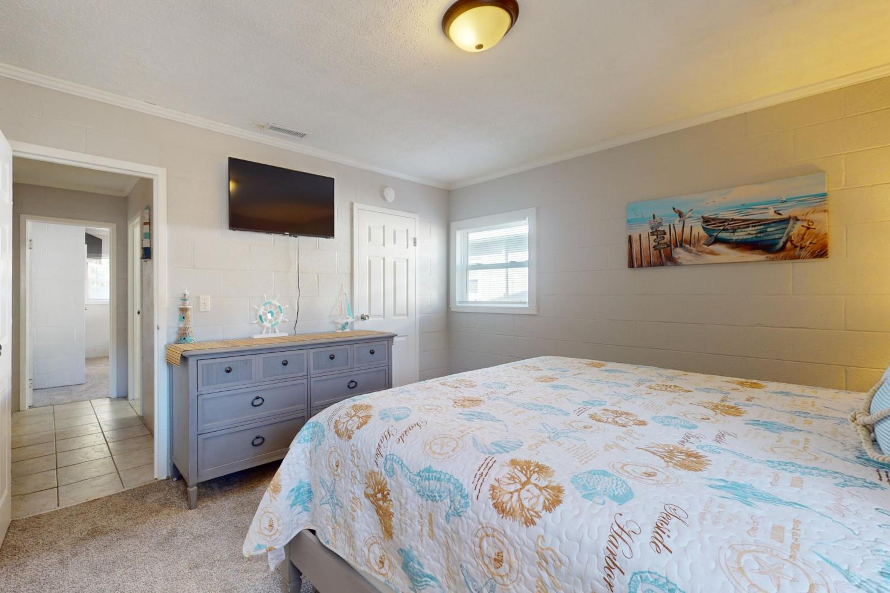 2 Mi to Beach! Wilmington Duplex Near Dining