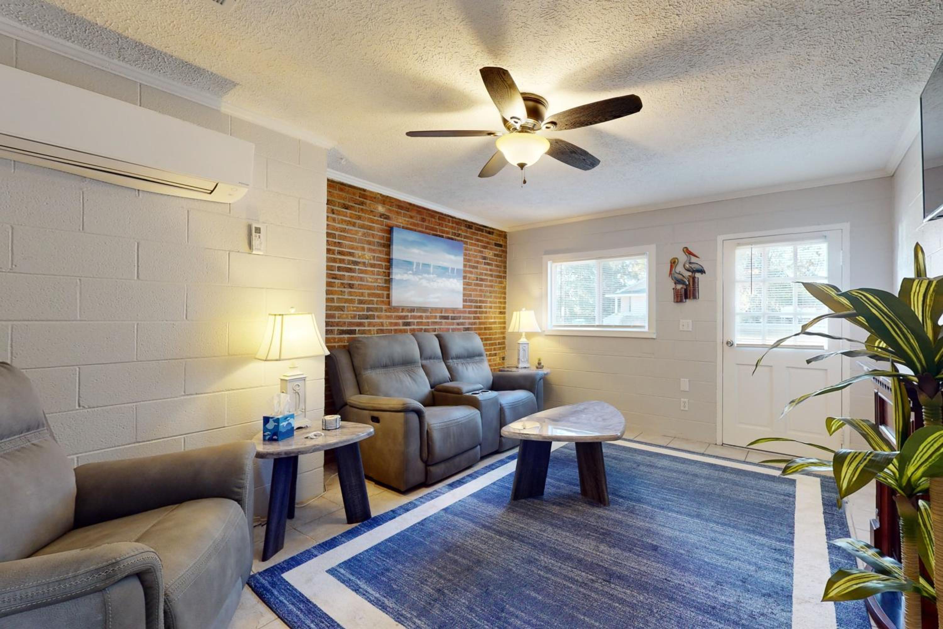 2 Mi to Beach! Wilmington Duplex Near Dining