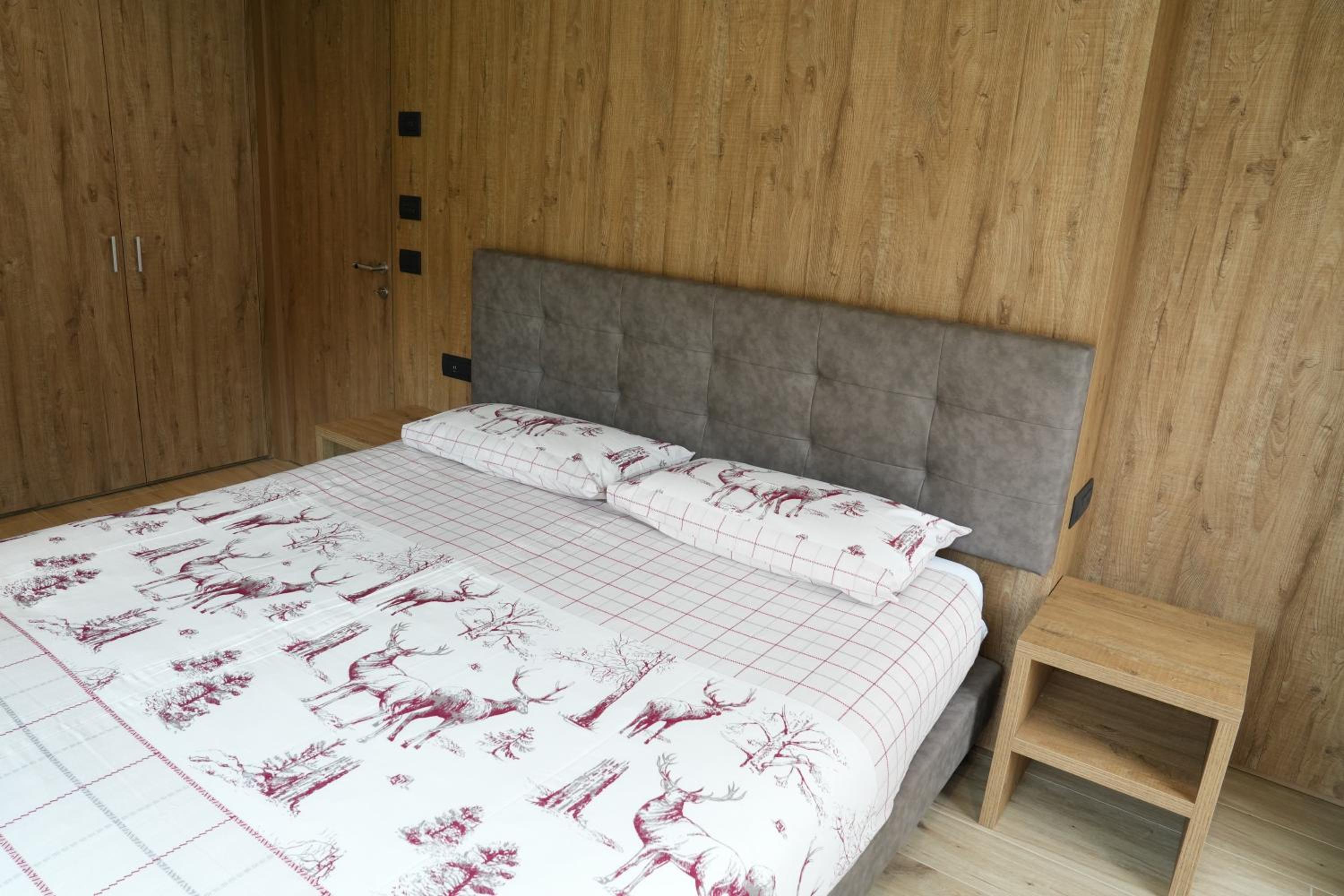 Everest Apartment - Luxury Stay photo 2