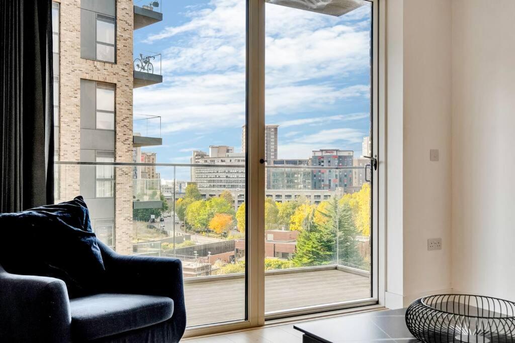 City View 2BR with Gym & Gardens view 4