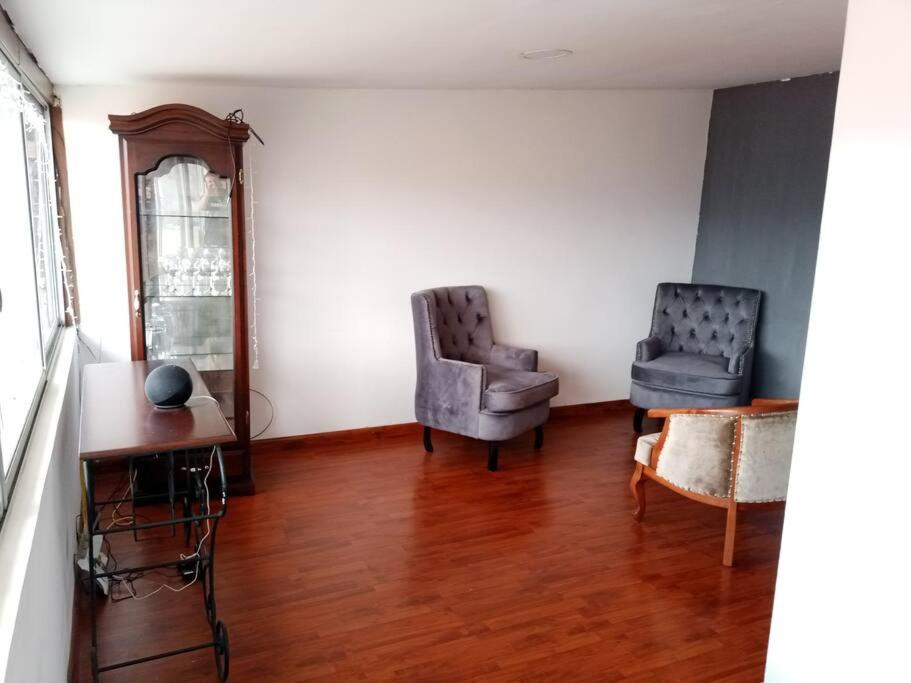 DEPARTAMENTO ENTERO de dos habitaciones con hermosa vista a la ciudad