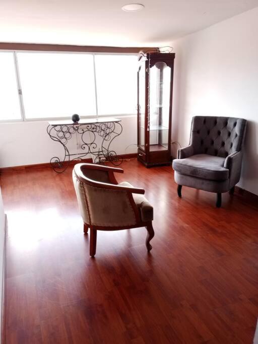 DEPARTAMENTO ENTERO de dos habitaciones con hermosa vista a la ciudad