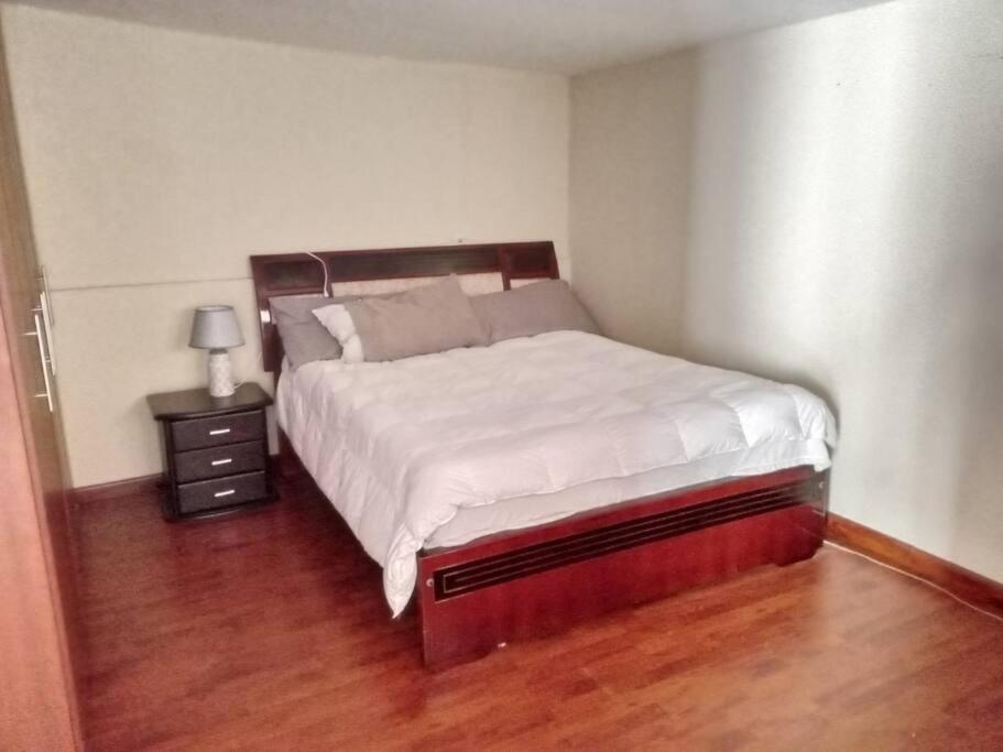 DEPARTAMENTO ENTERO de dos habitaciones con hermosa vista a la ciudad