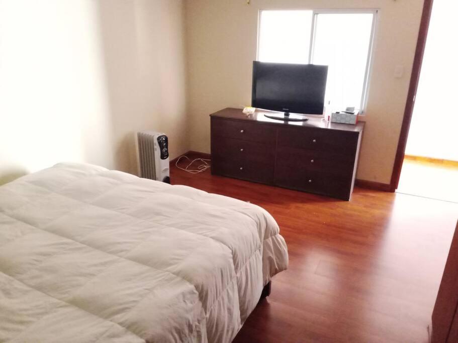 DEPARTAMENTO ENTERO de dos habitaciones con hermosa vista a la ciudad