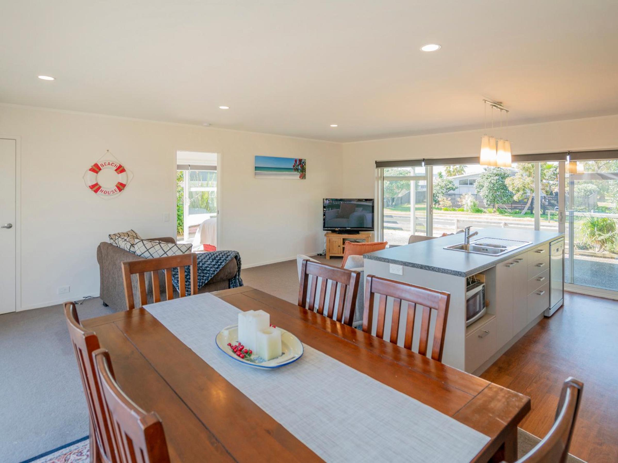 Unwind on The Fairway - Matarangi Holiday Home view 4