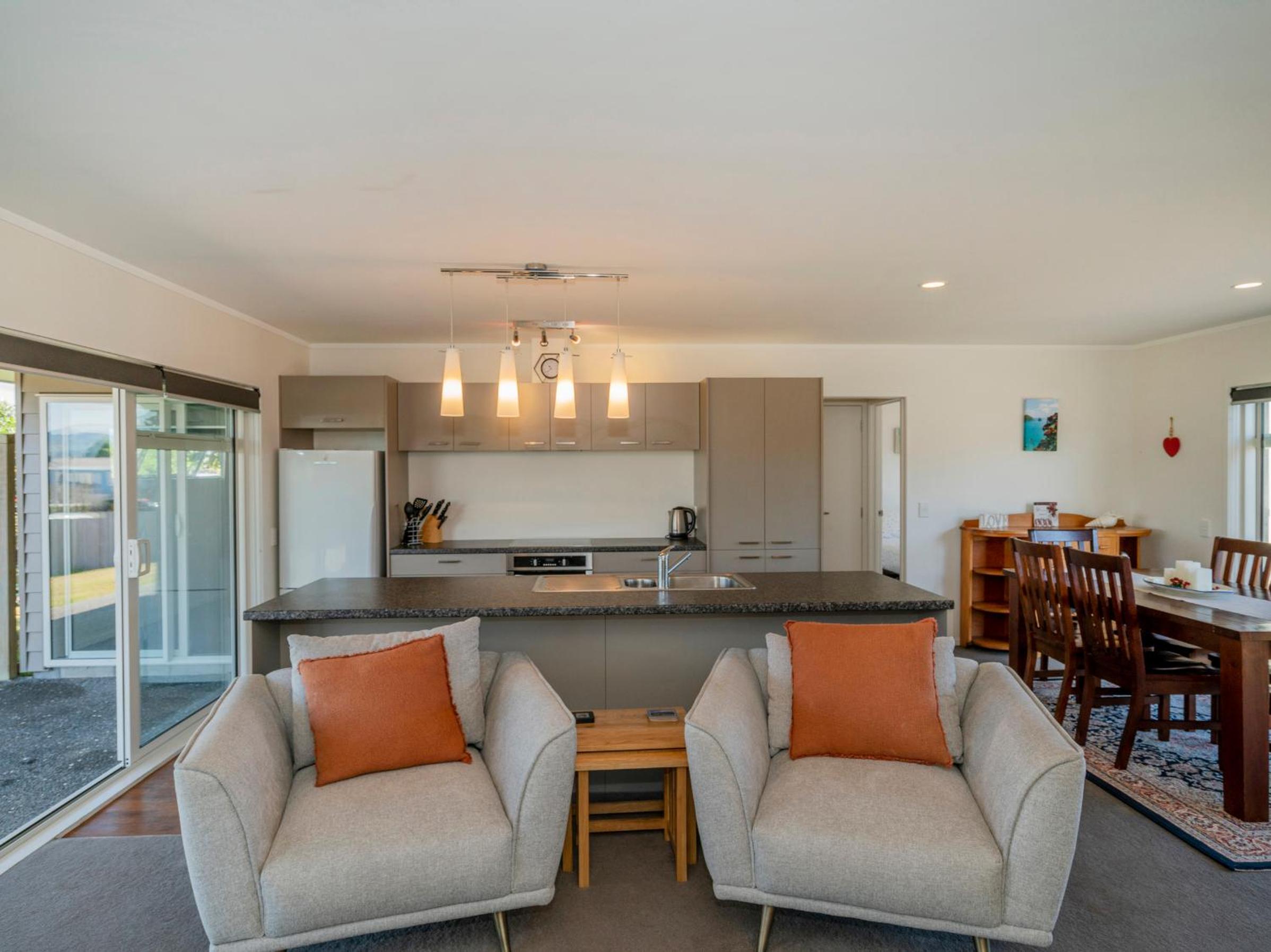 Unwind on The Fairway - Matarangi Holiday Home view 5