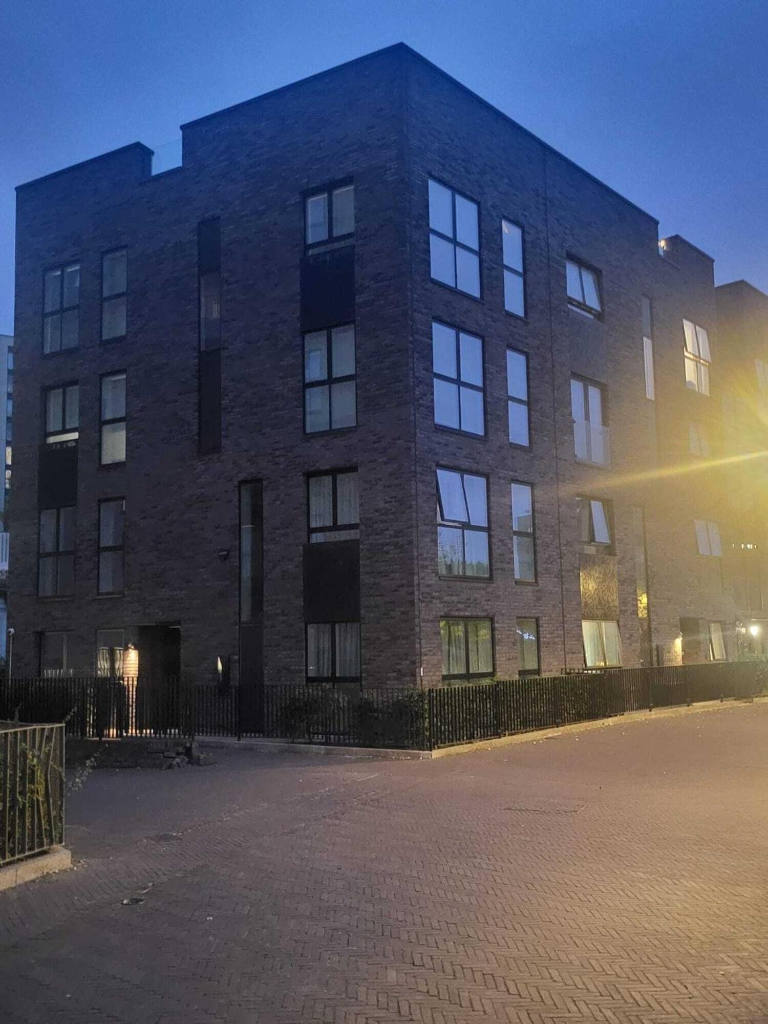 Kayz Lodge- Luxury Ensuite-Private & Shared Accommodation in a New House at the Olympic village overlooking Stratford Westfield and Tube Station