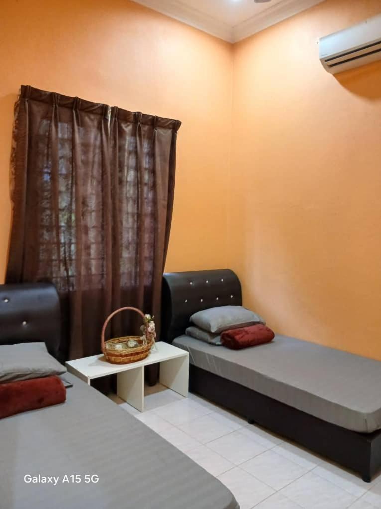 Wardah Homestay Machang photo 4