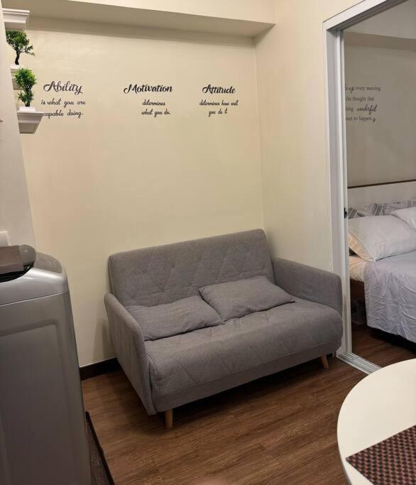 Lumiere Pasig - 1BR East Wifi & Netflix view 2