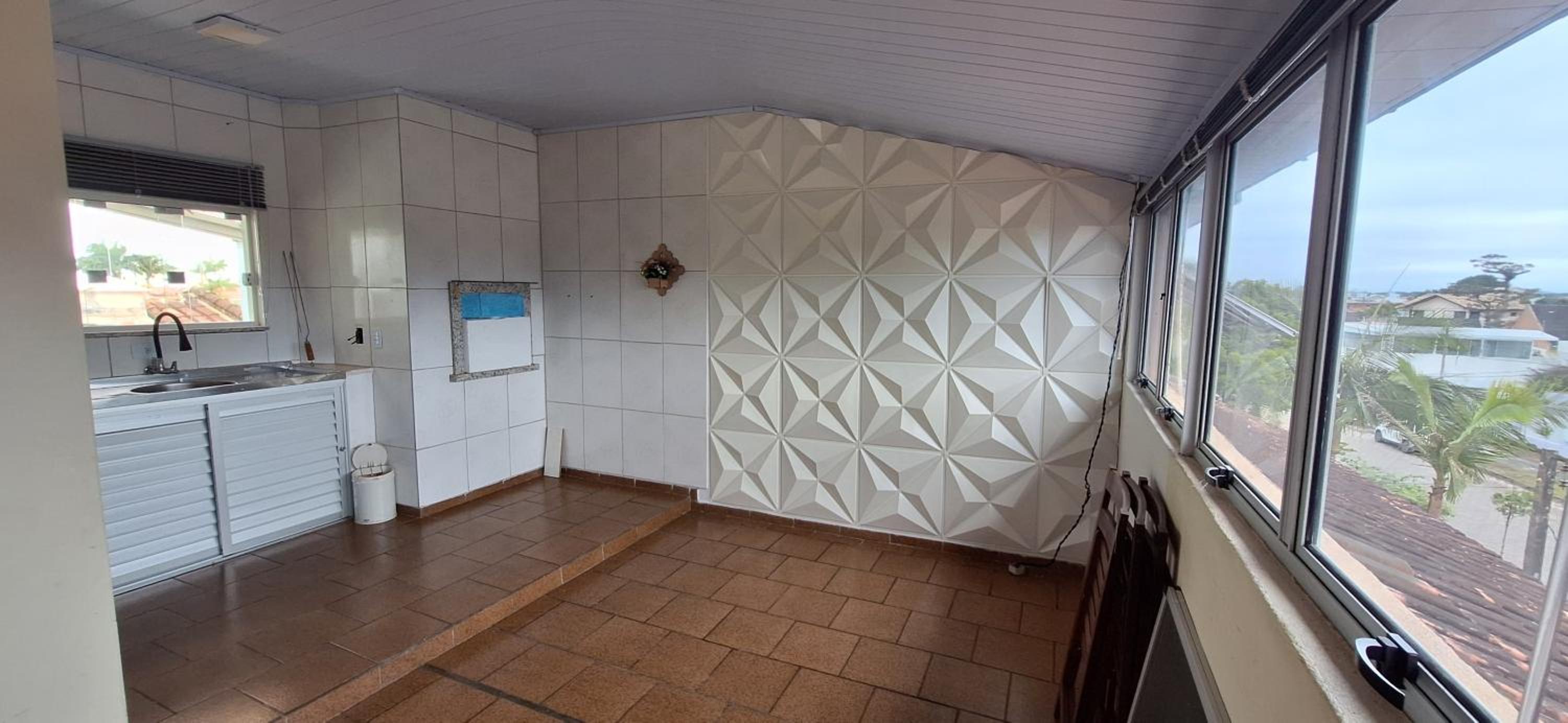 Triplex a 4 quadras da praia