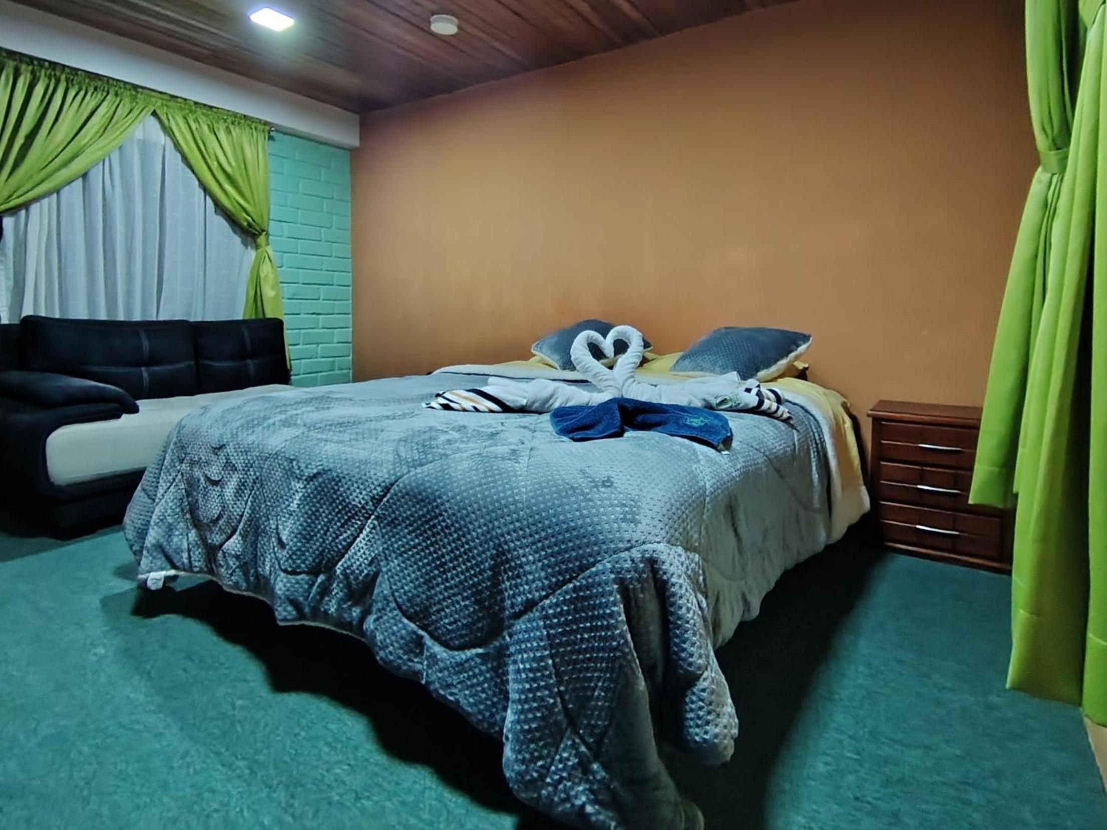 El Bosque de Mindo Hostal view 2