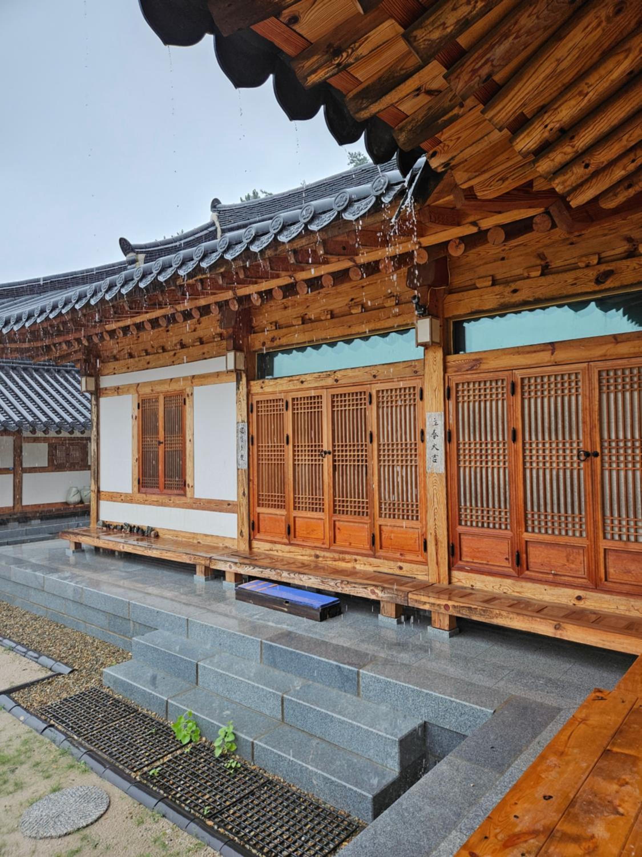Lee Cho Hanok