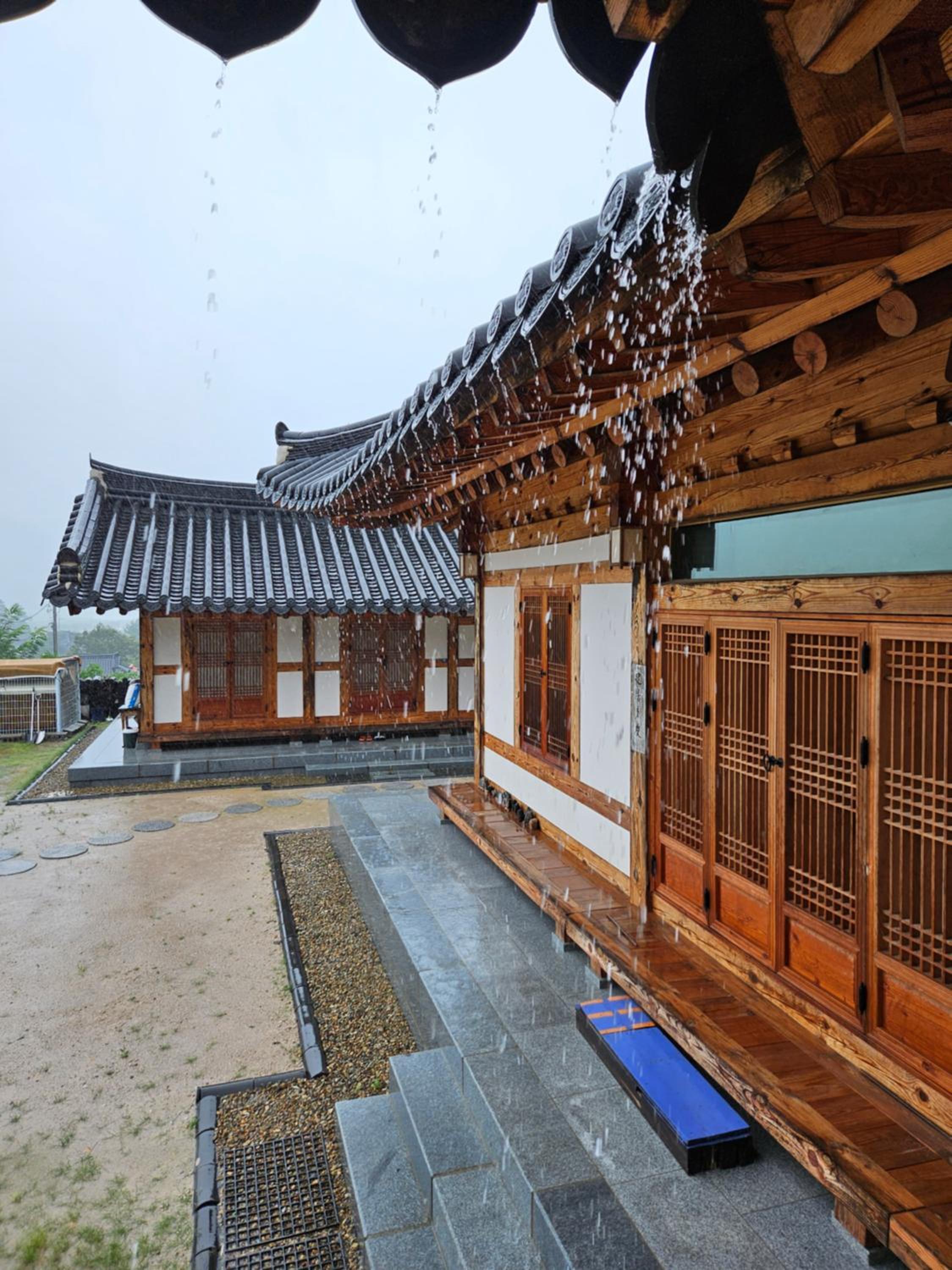 Lee Cho Hanok